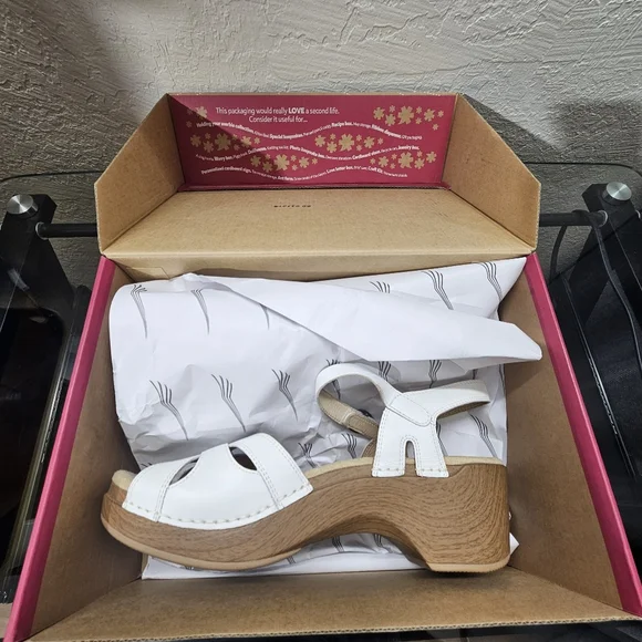 Dansko Women's Season Sandals White Full Grain - Picture 2 of 9